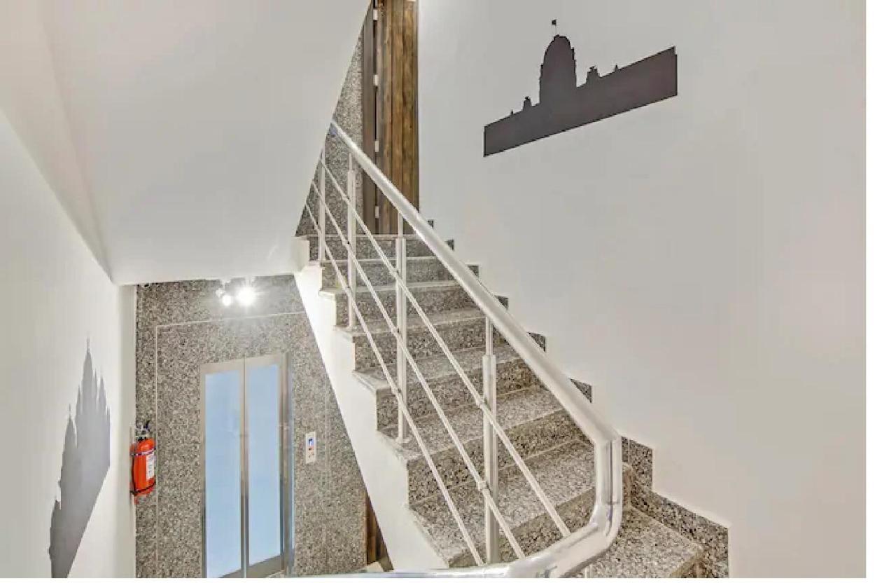Nuab House - Near Fortis, Max, Medanta, Paras Hospitals And Huda Metro Гургаон Экстерьер фото