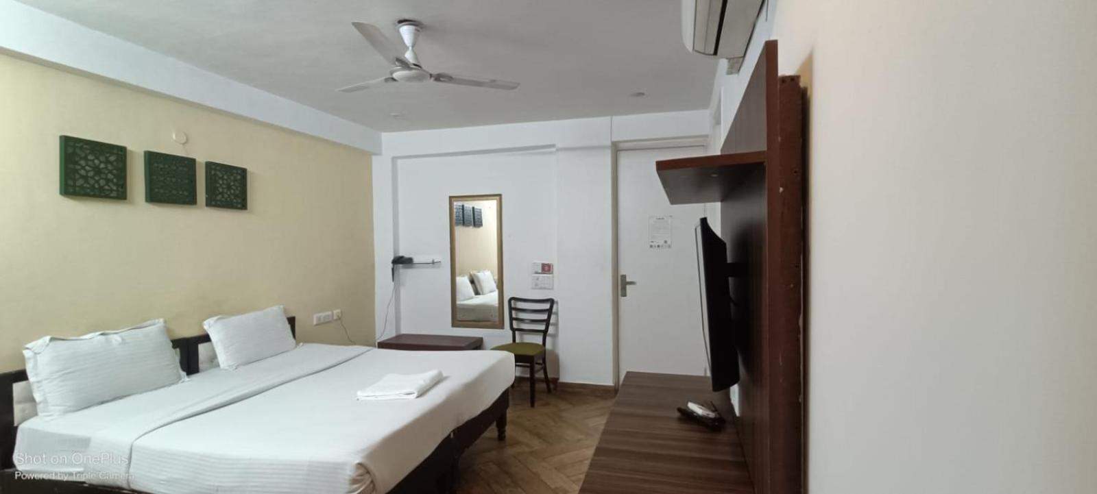 Nuab House - Near Fortis, Max, Medanta, Paras Hospitals And Huda Metro Гургаон Экстерьер фото